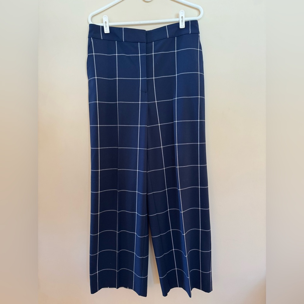 Women’s Halogen navy and white dress pants. Size 12.